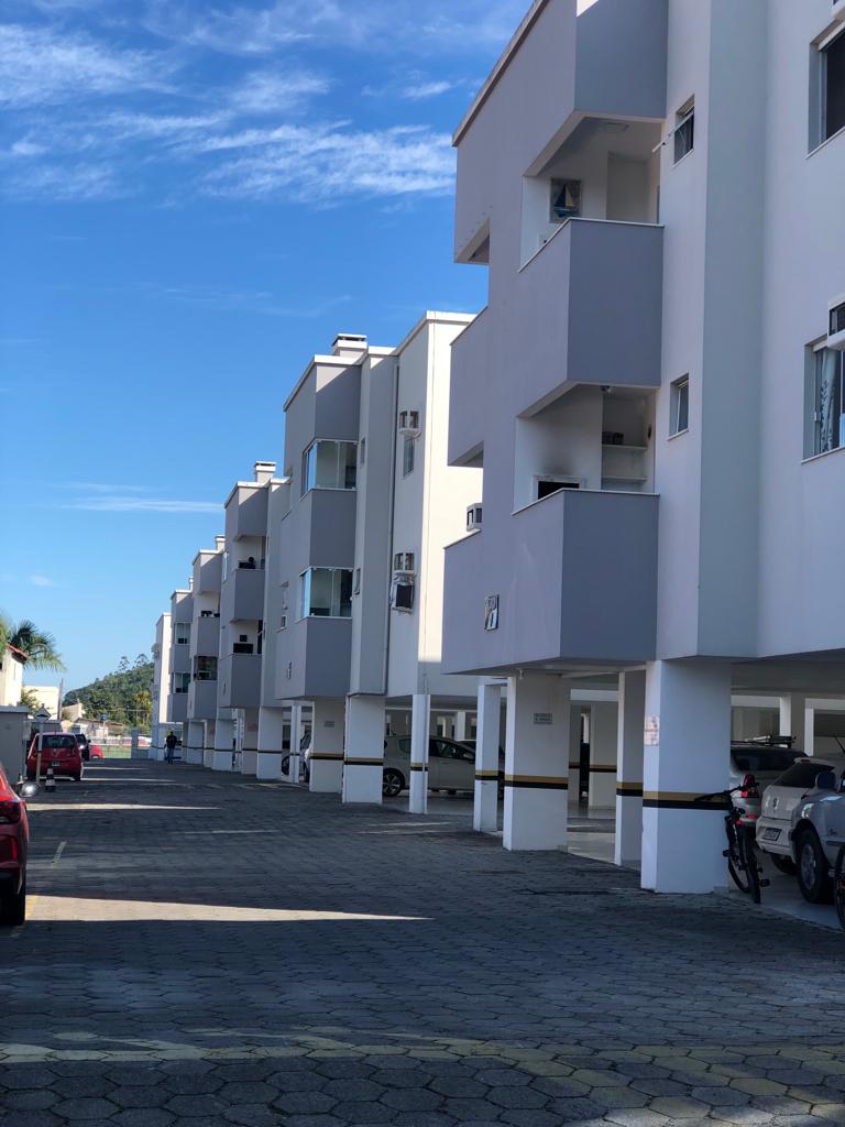 Apartamento á venda em bombas