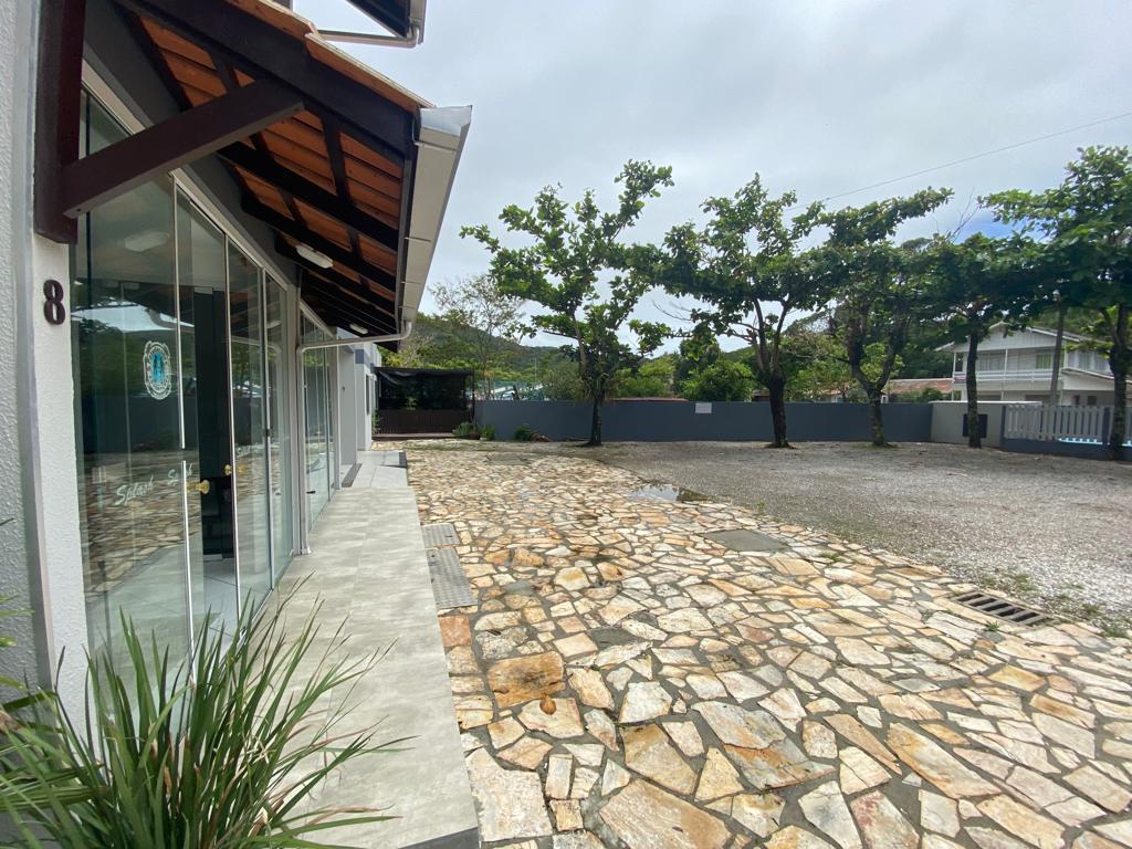 Sobrado à venda em Morrinhos com 3 quartos - Weng Imóveis Bombinhas